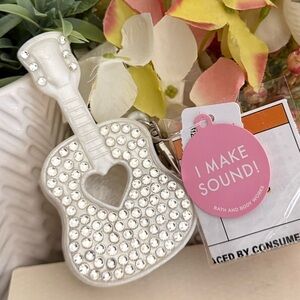 🆕🎸 BATH & BODY WORKS “BLING GUITAR” SOUND MAKING POCKETBAC HOLDER. BRAND NEW!